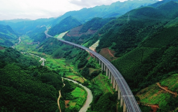 阳朔至鹿寨高速公路