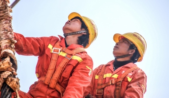 广西S36沙龙会“百年风华 交透风范”天下交通运输摄影大赛参赛作品—— 筑虹群像